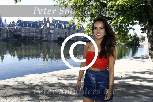 Den Haag 25 augustus 2015
Bibi Breijman bij de hofvijver in Den Haag. Bibi vlogt tegenwoordig.