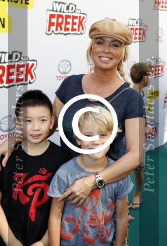 Amsterdam 31 augustus 2016
Presentatie Freek Vonk in Tuschinski. Bridget Maasland met zoon Mees
