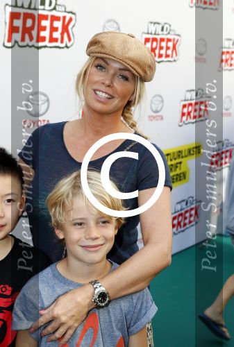 Amsterdam 31 augustus 2016
Presentatie Freek Vonk in Tuschinski. Bridget Maasland met zoon Mees