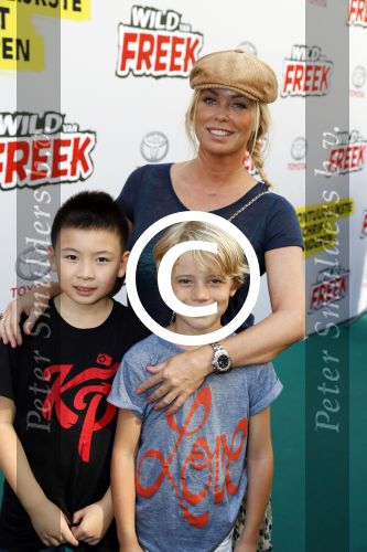 Amsterdam 31 augustus 2016
Presentatie Freek Vonk in Tuschinski. Bridget Maasland met zoon Mees
