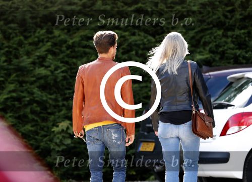 Ouderkwerk aan de Amstel/ Amsterdam 10 augustus 2016
Buddy Vedder en (een) vriendin na etentje bij Loetje . Ze rijden met zijn auto naar Amsterdam.