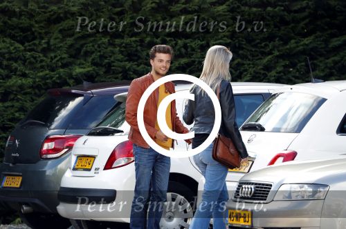 Ouderkwerk aan de Amstel/ Amsterdam 10 augustus 2016
Buddy Vedder en (een) vriendin na etentje bij Loetje . Ze rijden met zijn auto naar Amsterdam.