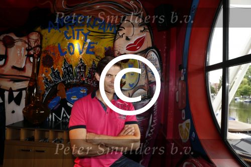 Amsterdam 23 juni 2016
Annette de Vries interviewt Casper van Dien en Florian Munteanu bij the harbour club.
Varol Porsemay heeft ze naar nederland gehaald.