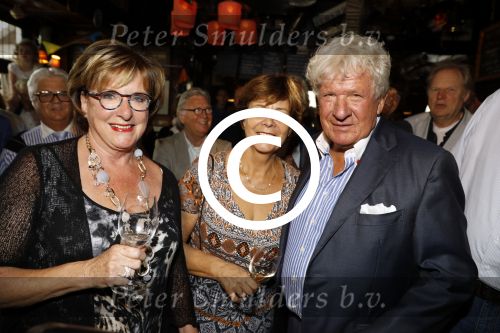 Blaricum 6 september 2016
Surprise party voor Willibrord Frequin zijn 75e verjaardag bij  Moeke Spijstra.
Zijn vriendin kinderen en kleinkinderen zijn natuurlijk aanwezig. Catharine Keyl