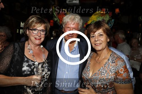 Blaricum 6 september 2016
Surprise party voor Willibrord Frequin zijn 75e verjaardag bij  Moeke Spijstra.
Zijn vriendin kinderen en kleinkinderen zijn natuurlijk aanwezig. Catharine Keyl