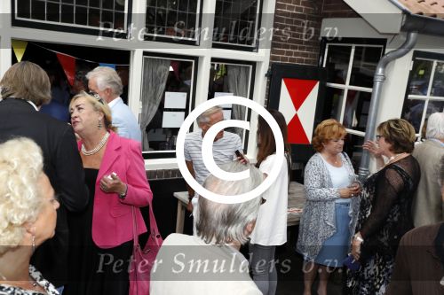 Blaricum 6 september 2016
Surprise party voor Willibrord Frequin zijn 75e verjaardag bij  Moeke Spijstra.
Zijn vriendin kinderen en kleinkinderen zijn natuurlijk aanwezig. Viola Holt en Catherine Keyl