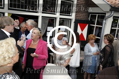 Blaricum 6 september 2016
Surprise party voor Willibrord Frequin zijn 75e verjaardag bij  Moeke Spijstra.
Zijn vriendin kinderen en kleinkinderen zijn natuurlijk aanwezig. Viola Holt en Catherine Keyl