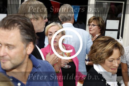 Blaricum 6 september 2016
Surprise party voor Willibrord Frequin zijn 75e verjaardag bij  Moeke Spijstra.
Zijn vriendin kinderen en kleinkinderen zijn natuurlijk aanwezig. Viola Holt en Catherine Keyl