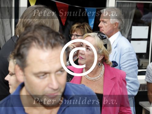 Blaricum 6 september 2016
Surprise party voor Willibrord Frequin zijn 75e verjaardag bij  Moeke Spijstra.
Zijn vriendin kinderen en kleinkinderen zijn natuurlijk aanwezig. Viola Holt en Catherine Keyl