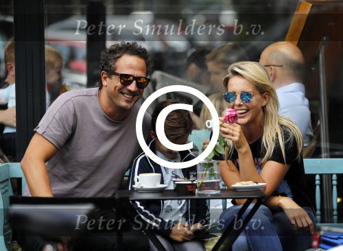 Amsterdam 3 september 2016
 Chantal janzen met man Marco en zoon Jasmes ijsje eten