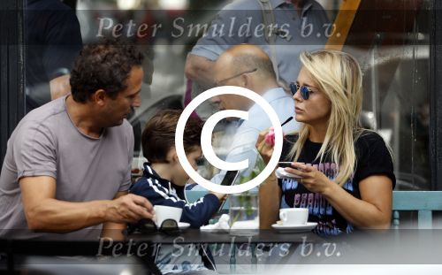 Amsterdam 3 september 2016
 Chantal janzen met man Marco en zoon Jasmes ijsje eten