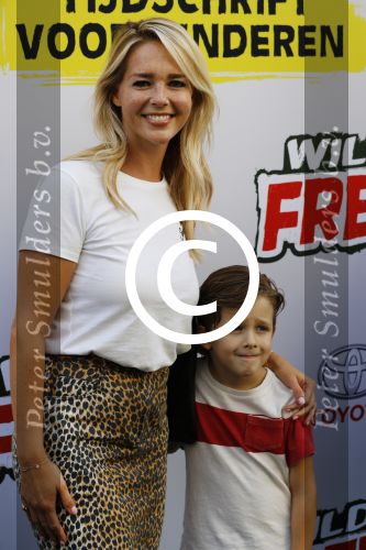 Amsterdam 31 augustus 2016
Presentatie Freek Vonk in Tuschinski. Chantal Janzen met zoontje James en een vriendin