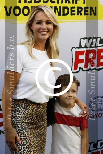 Amsterdam 31 augustus 2016
Presentatie Freek Vonk in Tuschinski. Chantal Janzen met zoontje James en een vriendin