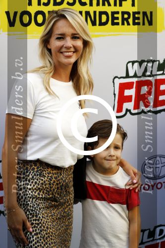 Amsterdam 31 augustus 2016
Presentatie Freek Vonk in Tuschinski. Chantal Janzen met zoontje James en een vriendin