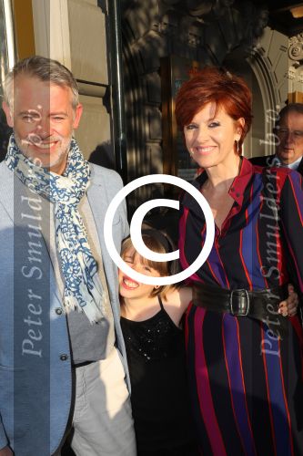 Amsterdam, 18 Augustus 2016
Premiere Hans Klok in Carre, House of Horror.
Chazia Mourali met man en dochter