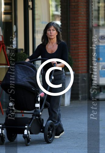 Amsterdam 30 augustus 2016
Debby Petter achter de kinderwagen.