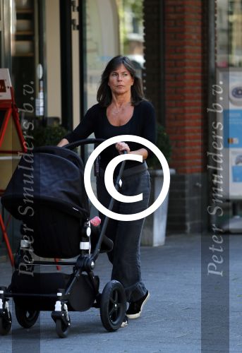 Amsterdam 30 augustus 2016
Debby Petter achter de kinderwagen.