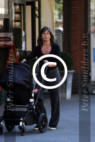 Amsterdam 30 augustus 2016
Debby Petter achter de kinderwagen.