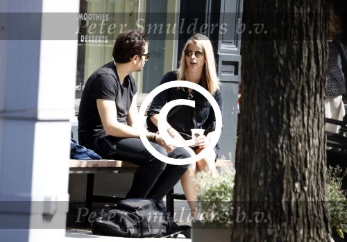 Amsterdam 22 juni 2016 
Zanger Dotan harpenau met (een) vriendin  in amsterdam zuid
