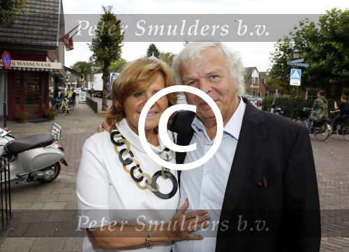 Blaricum 6 september 2016
Surprise party voor Willibrord Frequin zijn 75e verjaardag bij  Moeke Spijstra.
Zijn vriendin kinderen en kleinkinderen zijn natuurlijk aanwezig. Eddy en Erna de Kroes