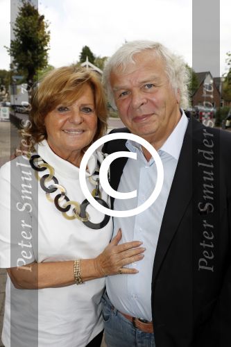 Blaricum 6 september 2016
Surprise party voor Willibrord Frequin zijn 75e verjaardag bij  Moeke Spijstra.
Zijn vriendin kinderen en kleinkinderen zijn natuurlijk aanwezig. Eddy en Erna de Kroes