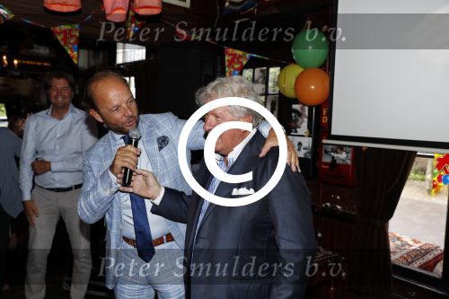 Blaricum 6 september 2016
Surprise party voor Willibrord Frequin zijn 75e verjaardag bij  Moeke Spijstra.
Zijn vriendin kinderen en kleinkinderen zijn natuurlijk aanwezig. Eduard Schaepman