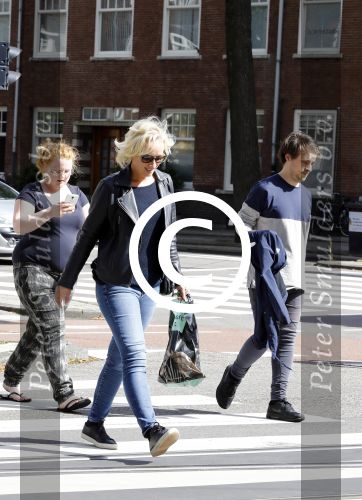 Amsterdam 10 augustus 2016  
Eva Jinek op straat in Amsterdam zuid.