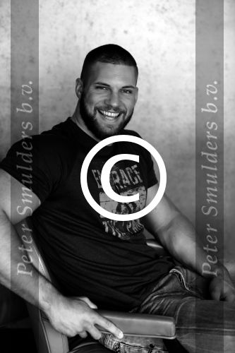 Amsterdam 23 juni 2016
Annette de Vries interviewt Casper van Dien en Florian Munteanu bij the harbour club.
Varol Porsemay heeft ze naar nederland gehaald.