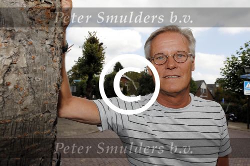Blaricum 6 september 2016
Surprise party voor Willibrord Frequin zijn 75e verjaardag bij  Moeke Spijstra.
Zijn vriendin kinderen en kleinkinderen zijn natuurlijk aanwezig.
Fons de Poel