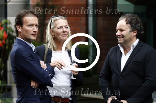 Amsterdam 28 juni 2016 
Presentatie Princess koffers voor het Nederlandse team voor de olympische spelen van Rio de Janeiro. Frank Houben met Dorien Ouborg en Lodewijk Varossiau