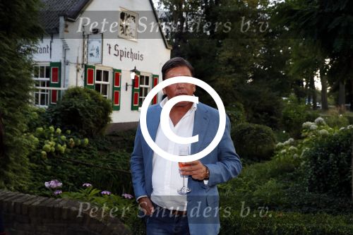 Soest 1 september 2016
Frank en Sandra Masmeijer vieren hun trouwdag met dochters Charlotte en Michelle en schoonzoon bij restaurant t Spiehuis.