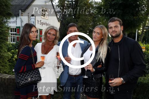 Soest 1 september 2016
Frank en Sandra Masmeijer vieren hun trouwdag met dochters Charlotte en Michelle en schoonzoon bij restaurant t Spiehuis.