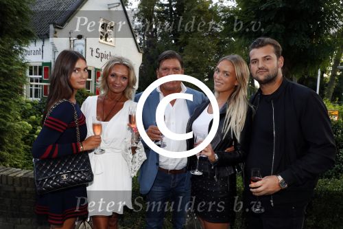 Soest 1 september 2016
Frank en Sandra Masmeijer vieren hun trouwdag met dochters Charlotte en Michelle en schoonzoon bij restaurant t Spiehuis.