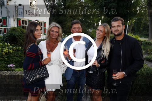 Soest 1 september 2016
Frank en Sandra Masmeijer vieren hun trouwdag met dochters Charlotte en Michelle en schoonzoon bij restaurant t Spiehuis.