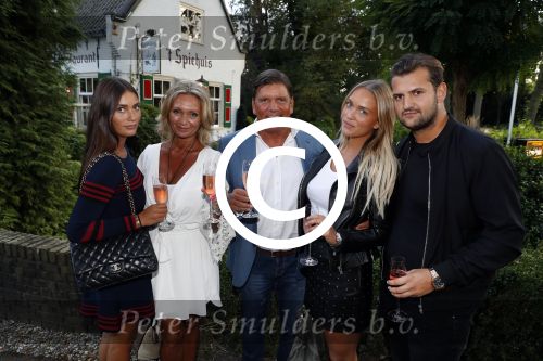 Soest 1 september 2016
Frank en Sandra Masmeijer vieren hun trouwdag met dochters Charlotte en Michelle en schoonzoon bij restaurant t Spiehuis.