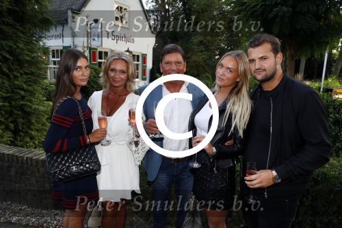 Soest 1 september 2016
Frank en Sandra Masmeijer vieren hun trouwdag met dochters Charlotte en Michelle en schoonzoon bij restaurant t Spiehuis.