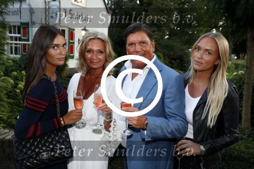 Soest 1 september 2016
Frank en Sandra Masmeijer vieren hun trouwdag met dochters Charlotte en Michelle en schoonzoon bij restaurant t Spiehuis.