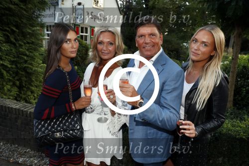 Soest 1 september 2016
Frank en Sandra Masmeijer vieren hun trouwdag met dochters Charlotte en Michelle en schoonzoon bij restaurant t Spiehuis.