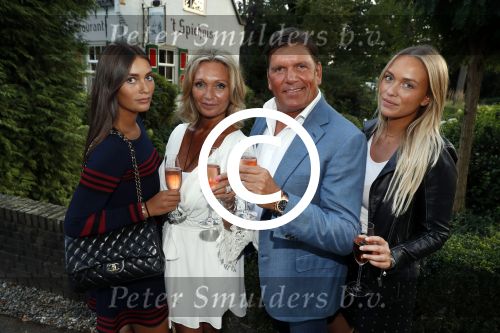 Soest 1 september 2016
Frank en Sandra Masmeijer vieren hun trouwdag met dochters Charlotte en Michelle en schoonzoon bij restaurant t Spiehuis.