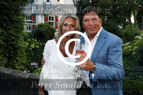 Soest 1 september 2016
Frank en Sandra Masmeijer vieren hun trouwdag met dochters Charlotte en Michelle en schoonzoon bij restaurant t Spiehuis.
