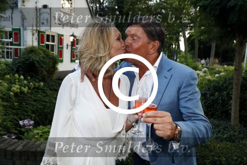 Soest 1 september 2016
Frank en Sandra Masmeijer vieren hun trouwdag met dochters Charlotte en Michelle en schoonzoon bij restaurant t Spiehuis.