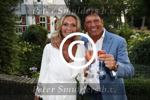 Soest 1 september 2016
Frank en Sandra Masmeijer vieren hun trouwdag met dochters Charlotte en Michelle en schoonzoon bij restaurant t Spiehuis.