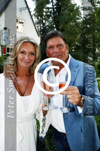 Soest 1 september 2016
Frank en Sandra Masmeijer vieren hun trouwdag met dochters Charlotte en Michelle en schoonzoon bij restaurant t Spiehuis.