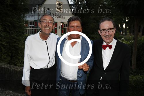Soest 1 september 2016
Frank en Sandra Masmeijer vieren hun trouwdag met dochters Charlotte en Michelle en schoonzoon bij restaurant t Spiehuis.
