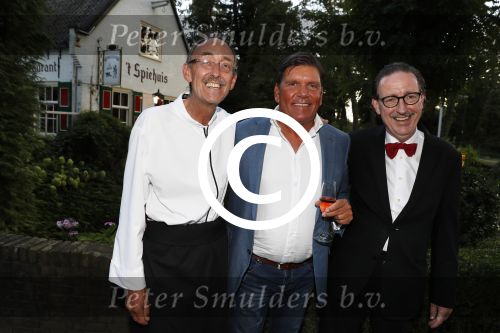 Soest 1 september 2016
Frank en Sandra Masmeijer vieren hun trouwdag met dochters Charlotte en Michelle en schoonzoon bij restaurant t Spiehuis.