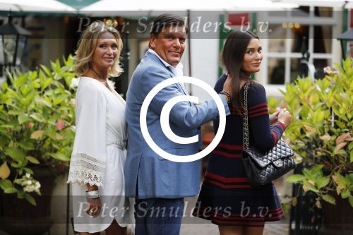 Soest 1 september 2016
Frank en Sandra Masmeijer vieren hun trouwdag met dochters Charlotte en Michelle en schoonzoon bij restaurant t Spiehuis.