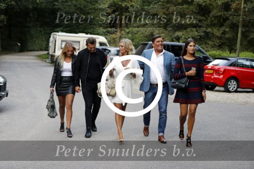 Soest 1 september 2016
Frank en Sandra Masmeijer vieren hun trouwdag met dochters Charlotte en Michelle en schoonzoon bij restaurant t Spiehuis.