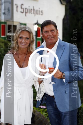 Soest 1 september 2016
Frank en Sandra Masmeijer vieren hun trouwdag met dochters Charlotte en Michelle en schoonzoon bij restaurant t Spiehuis.