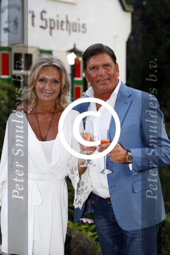 Soest 1 september 2016
Frank en Sandra Masmeijer vieren hun trouwdag met dochters Charlotte en Michelle en schoonzoon bij restaurant t Spiehuis.