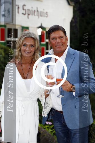 Soest 1 september 2016
Frank en Sandra Masmeijer vieren hun trouwdag met dochters Charlotte en Michelle en schoonzoon bij restaurant t Spiehuis.